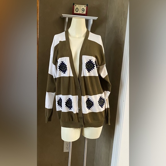 Vintage Concepts Women’s Cardigan embroidery detail sweater cardigan, size M - Picture 1 of 13